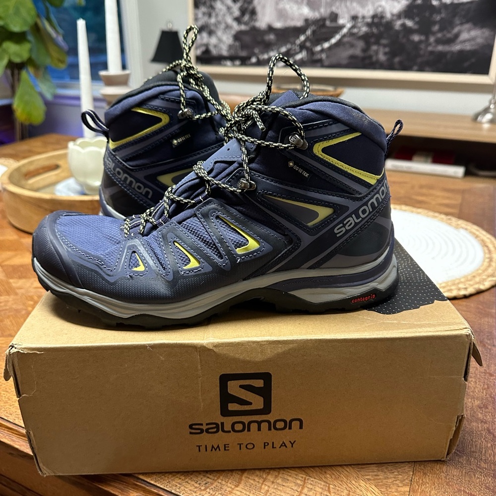 Salomon Women's Blue and Yellow Hiking Shoes